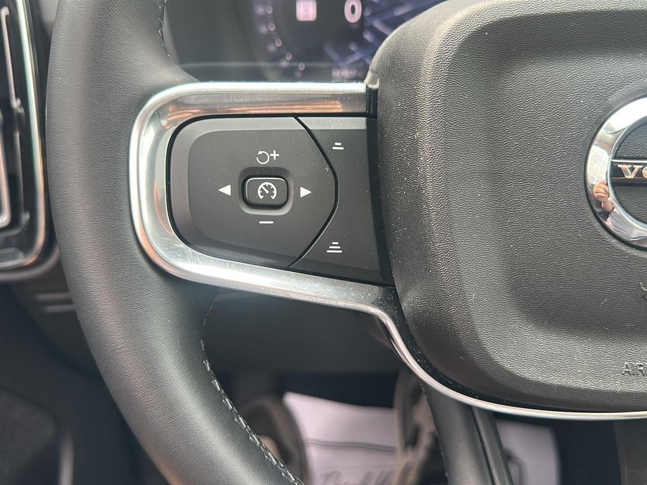 Volvo XC40 B5 Plus Dark AWD 2026