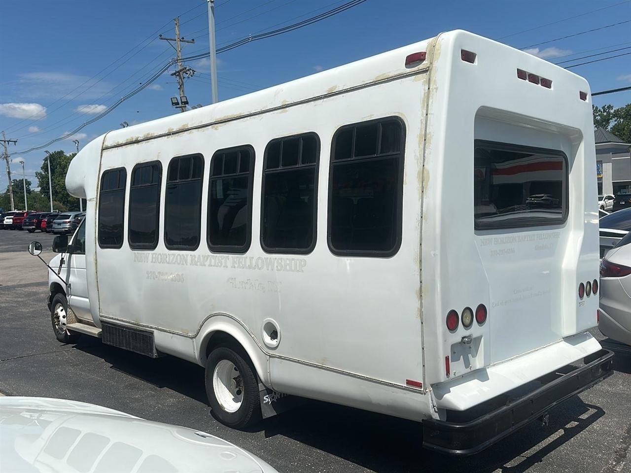 Ford Econoline E-450 Super Duty 2003