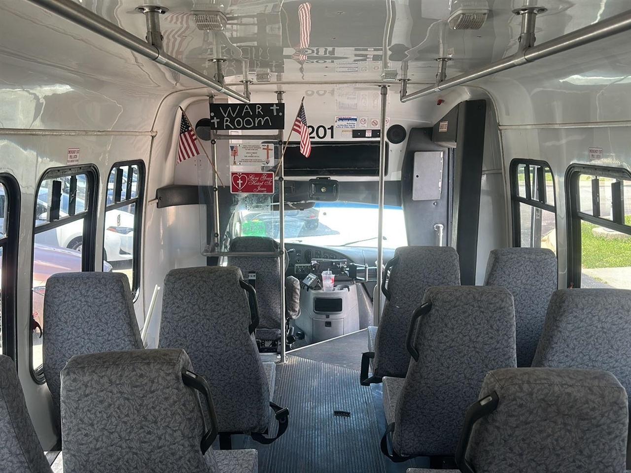 Ford Econoline E-450 Super Duty 2003