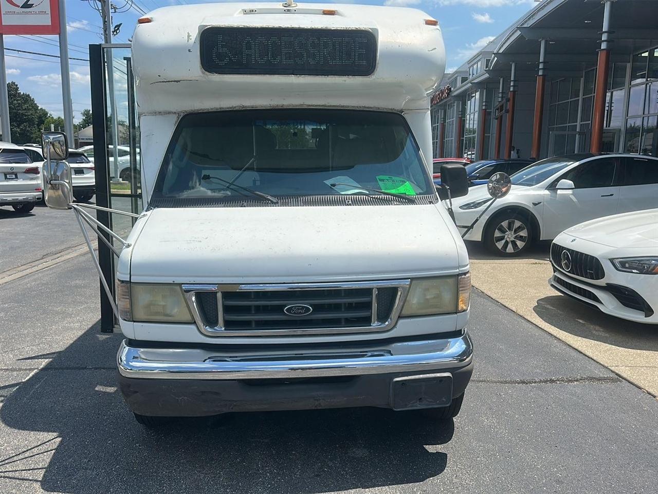Ford Econoline E-450 Super Duty 2003