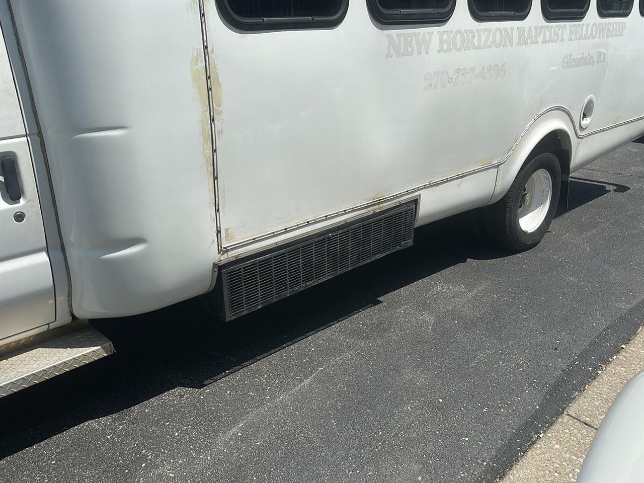Ford Econoline E-450 Super Duty 2003