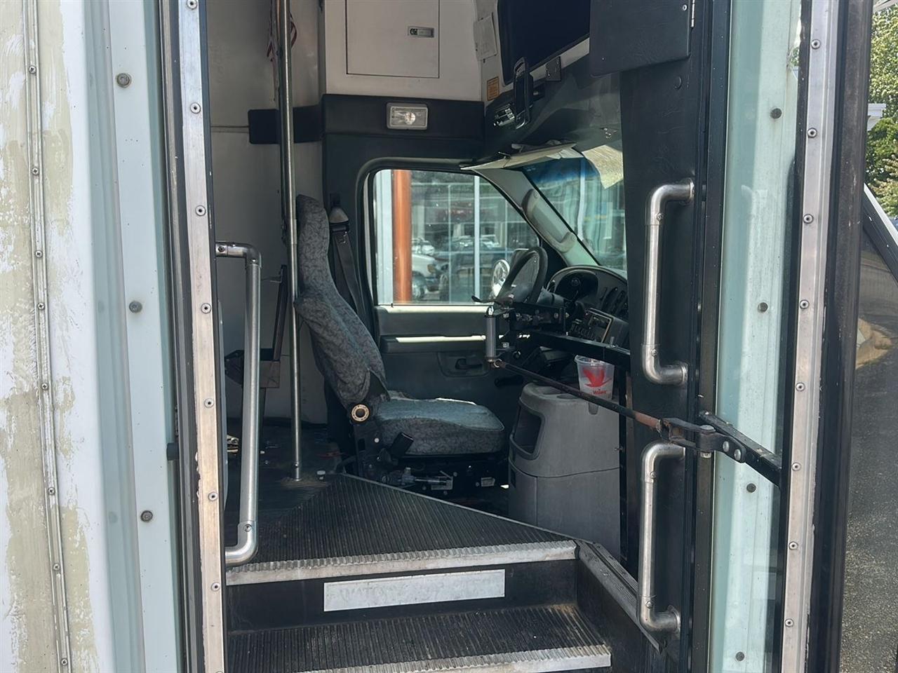 Ford Econoline E-450 Super Duty 2003