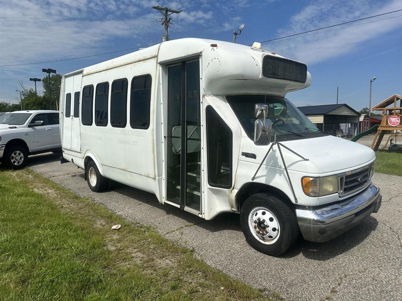 Ford Econoline E-450 Super Duty 2003