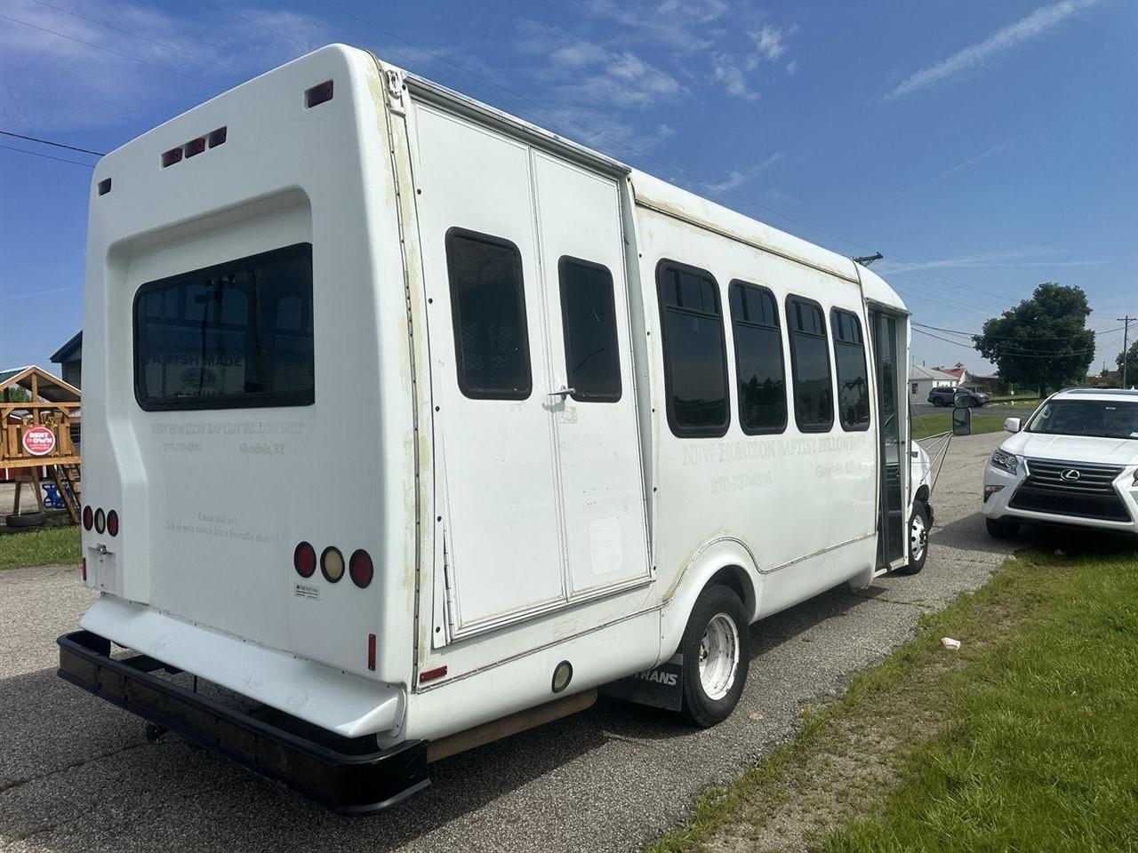Ford Econoline E-450 Super Duty 2003