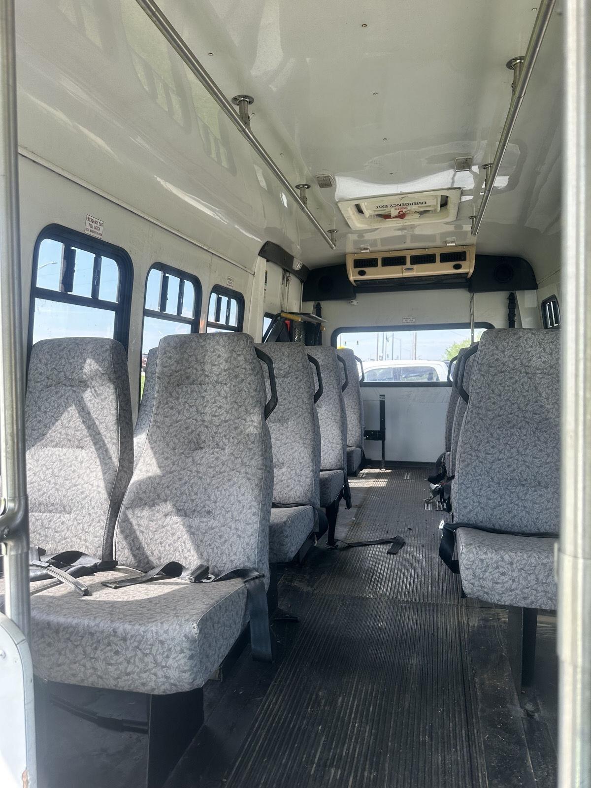 Ford Econoline E-450 Super Duty 2003