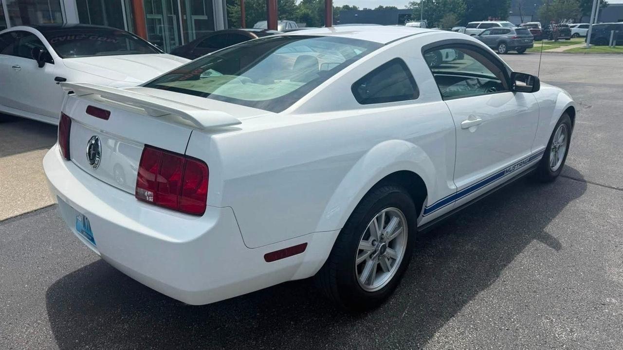 Ford Mustang V6 Standard Coupe 2006