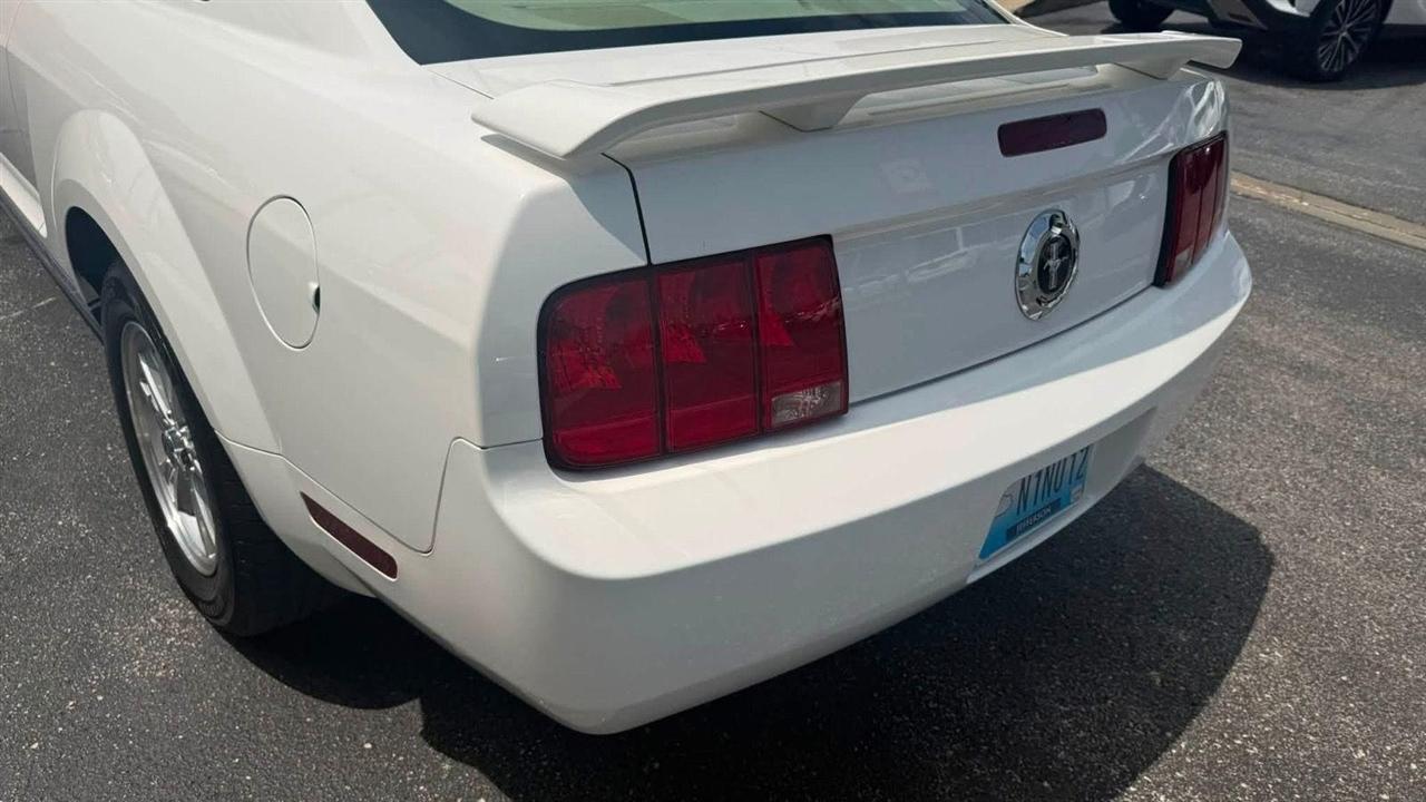 Ford Mustang V6 Standard Coupe 2006