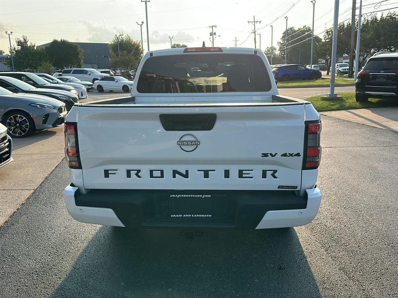 Nissan Frontier SV Crew Cab 4WD 2023