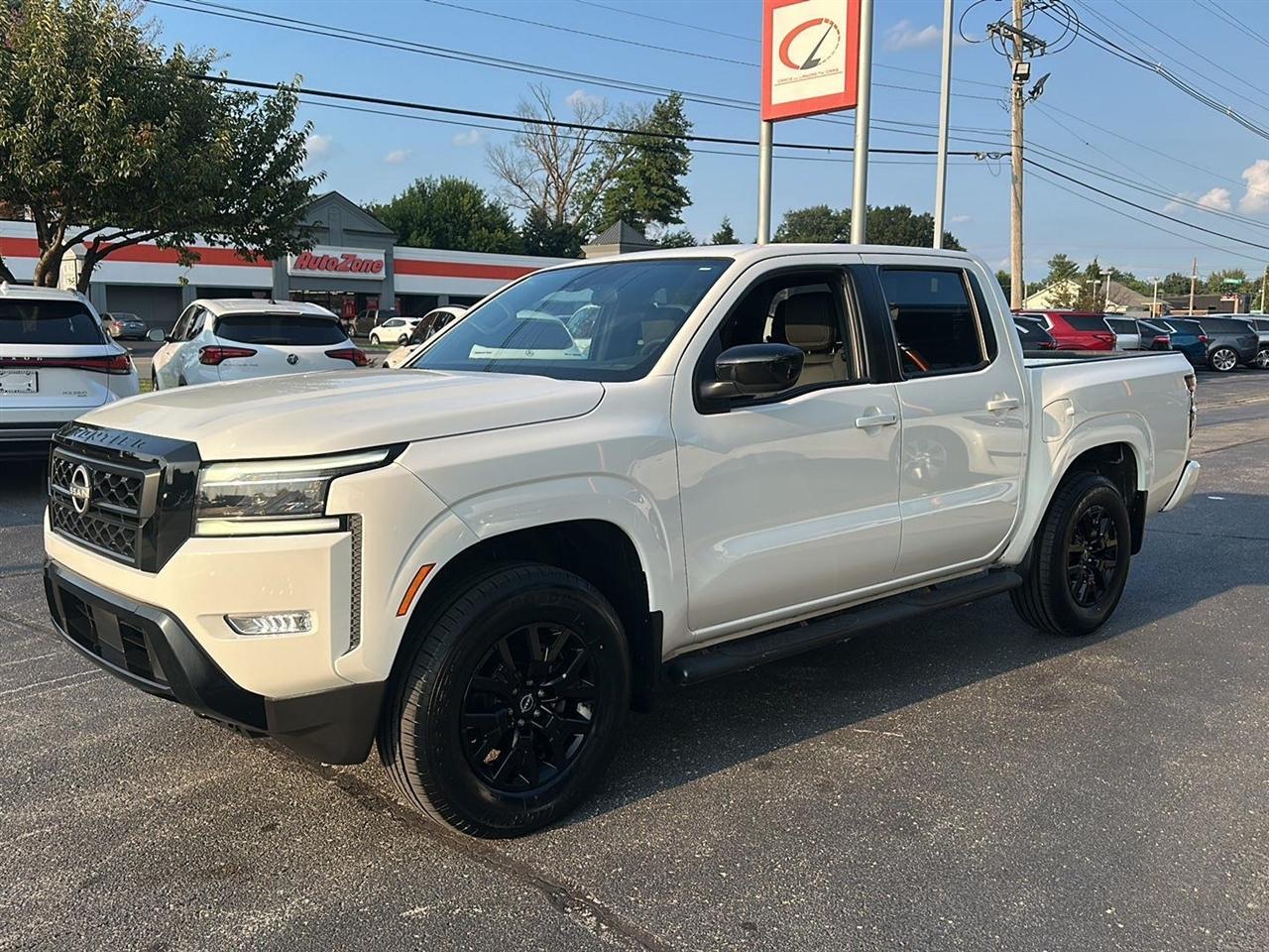 Nissan Frontier SV Crew Cab 4WD 2023