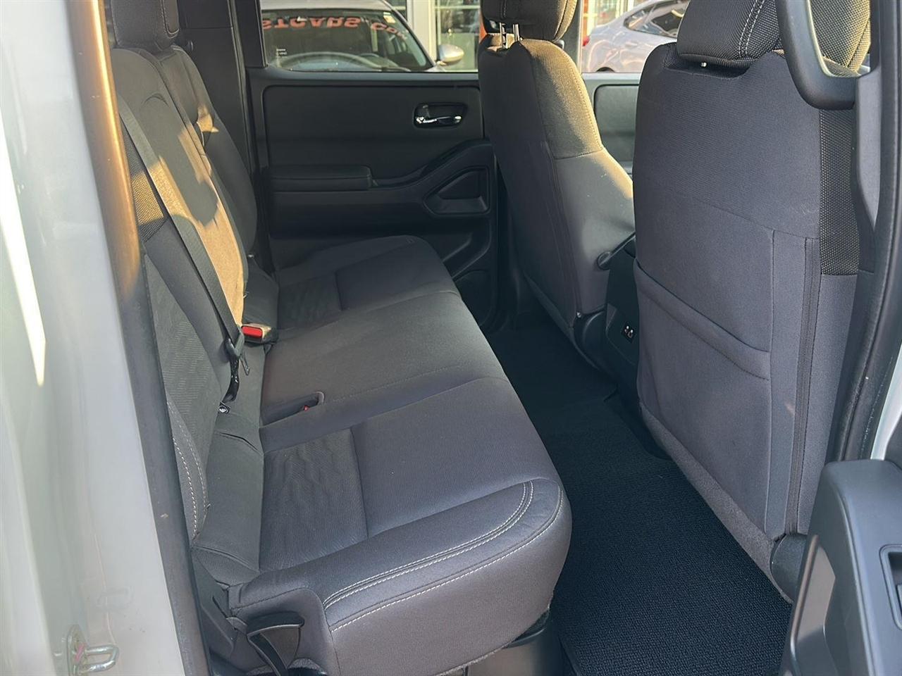 Nissan Frontier SV Crew Cab 4WD 2023