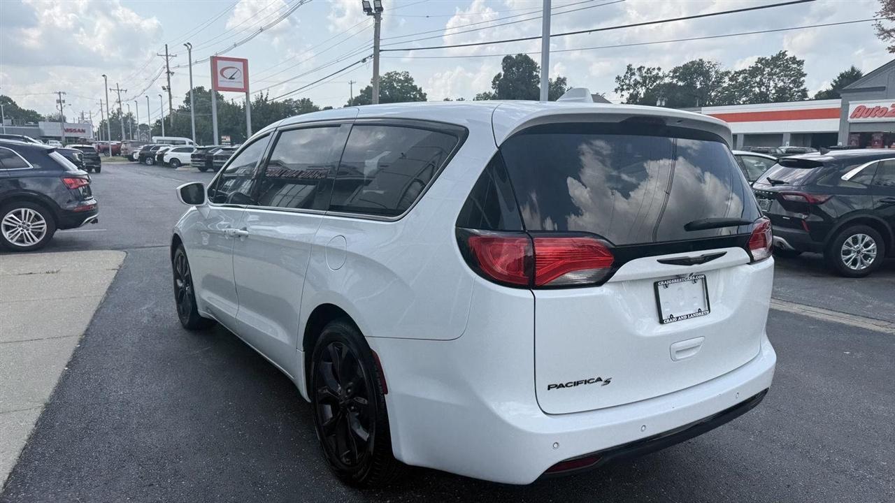 Chrysler Pacifica Touring Plus 2018