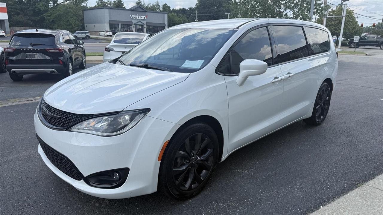 Chrysler Pacifica Touring Plus 2018