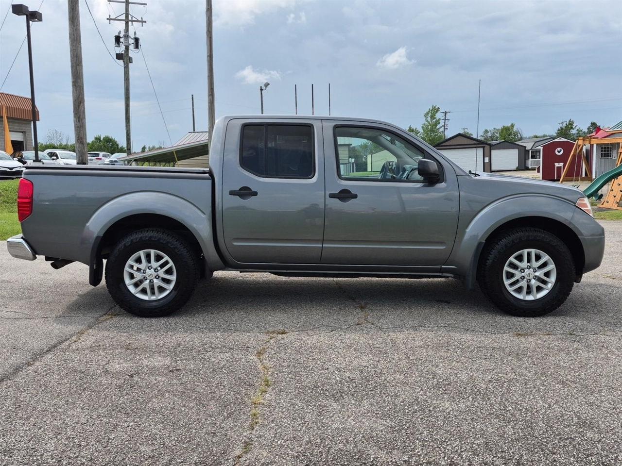 Nissan Frontier SV Crew Cab 5AT 4WD 2018