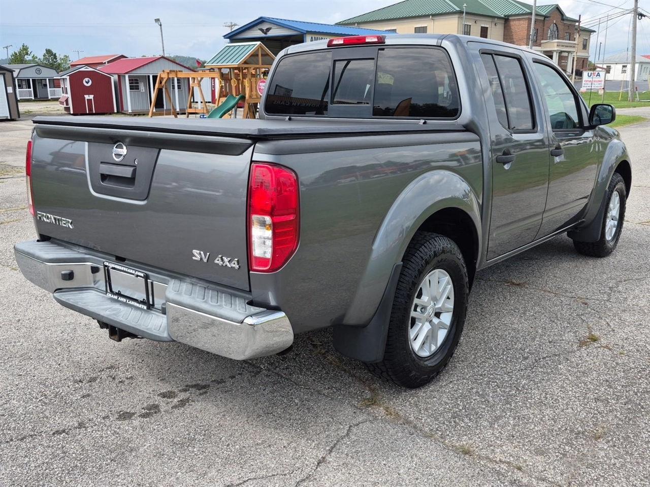 Nissan Frontier SV Crew Cab 5AT 4WD 2018