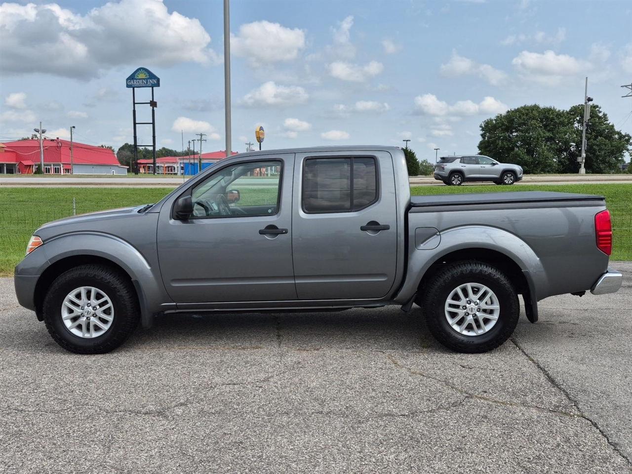 Nissan Frontier SV Crew Cab 5AT 4WD 2018