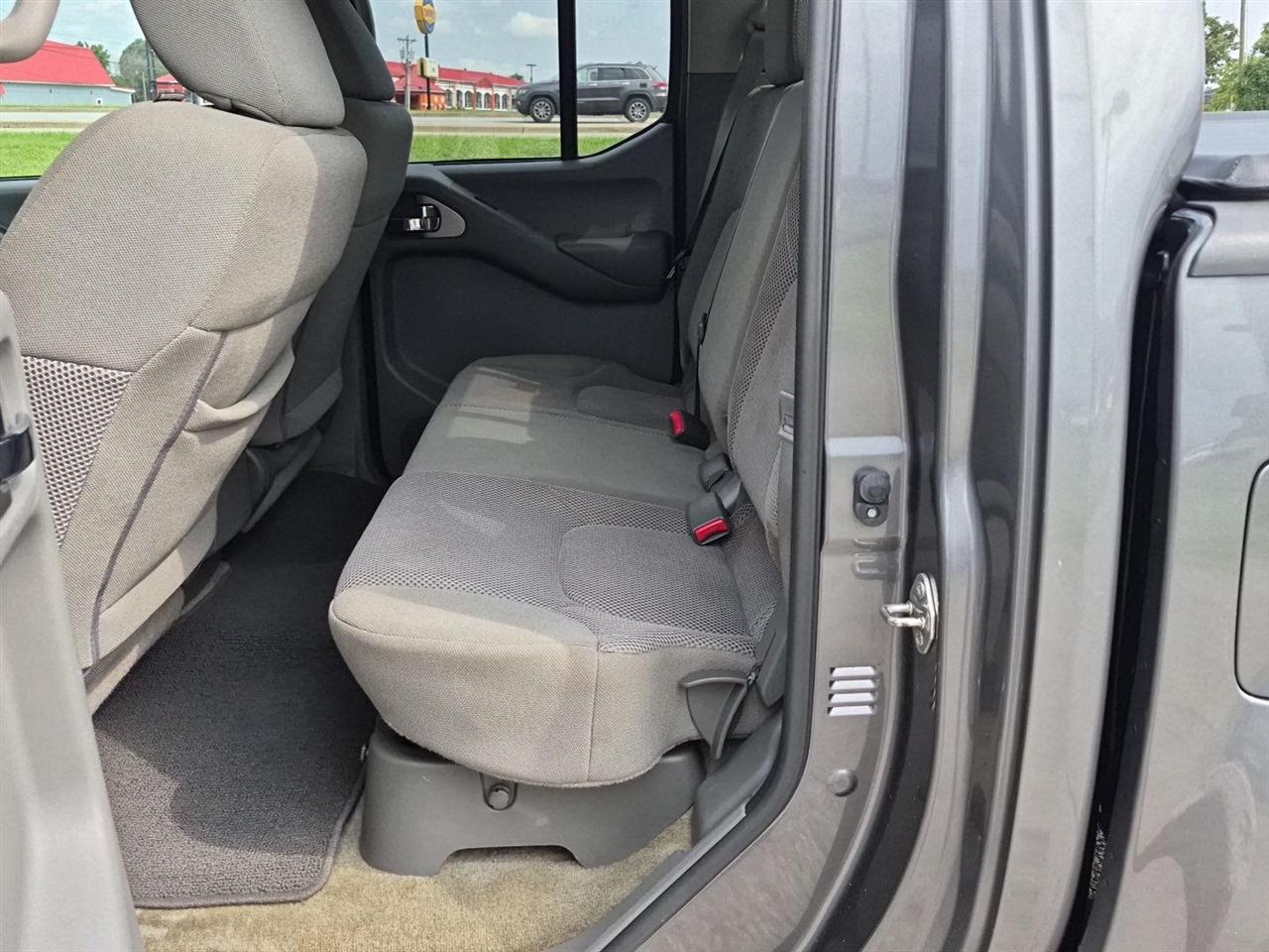 Nissan Frontier SV Crew Cab 5AT 4WD 2018