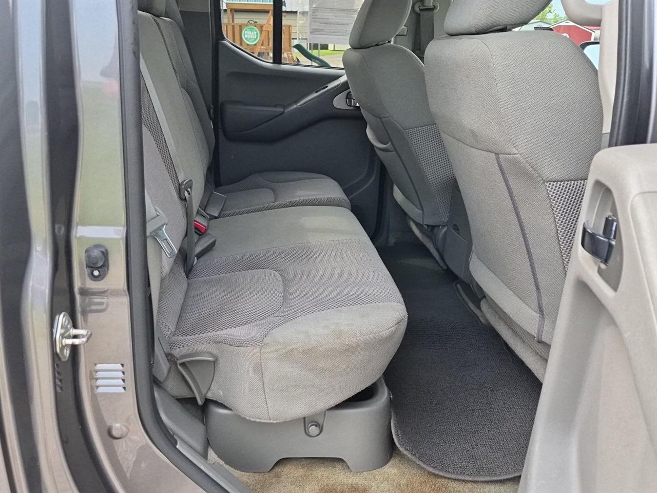 Nissan Frontier SV Crew Cab 5AT 4WD 2018