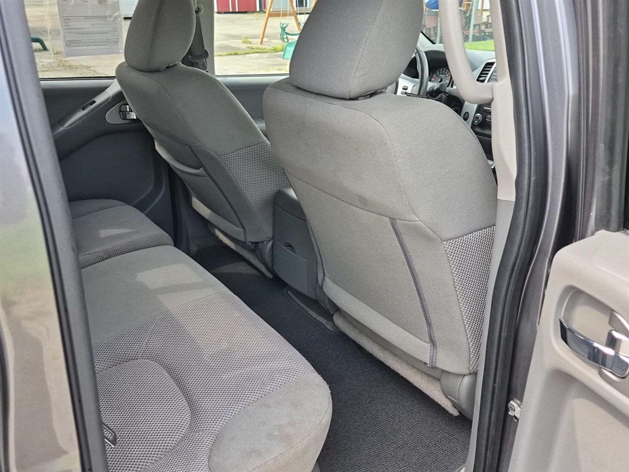 Nissan Frontier SV Crew Cab 5AT 4WD 2018
