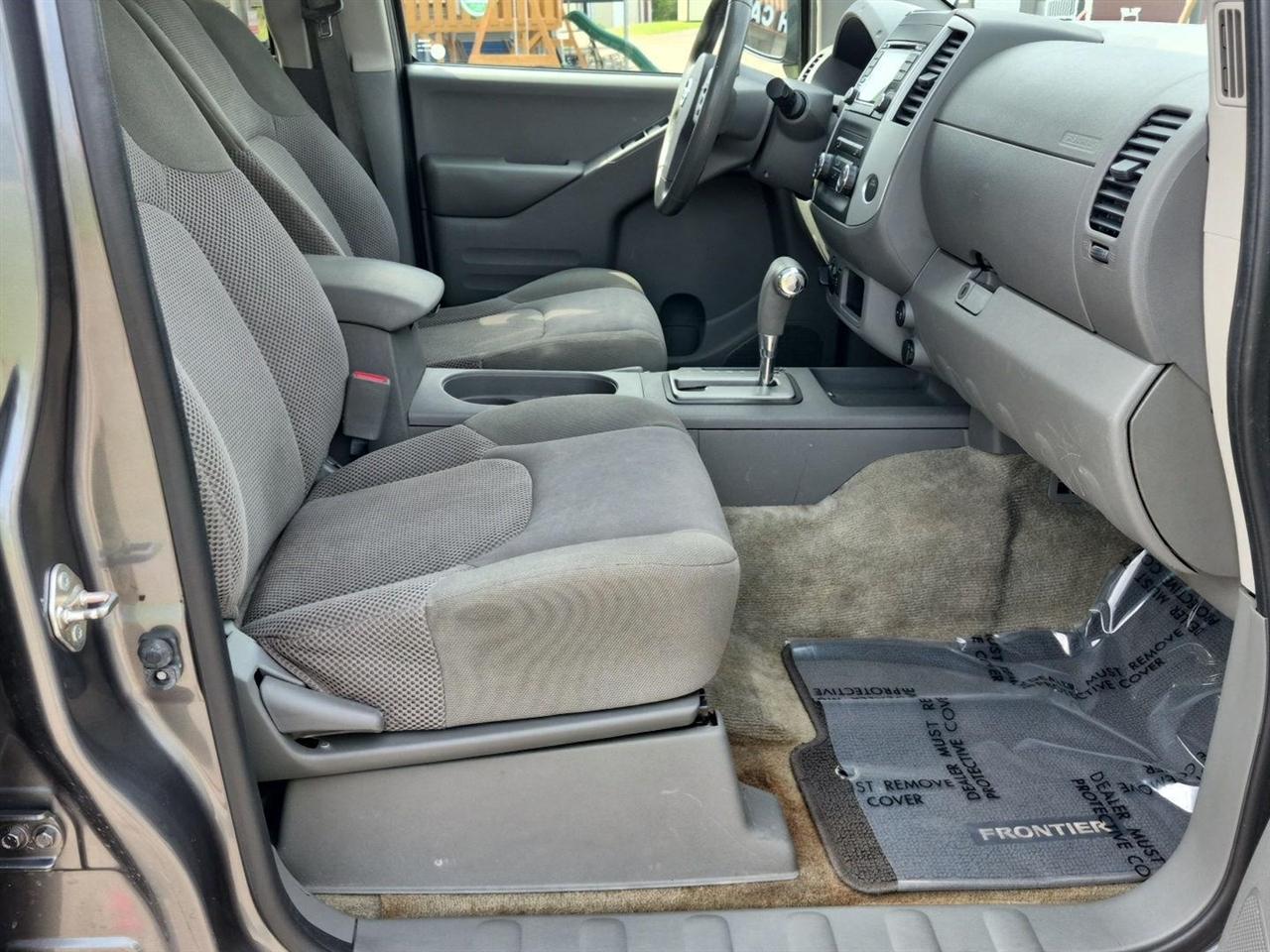 Nissan Frontier SV Crew Cab 5AT 4WD 2018