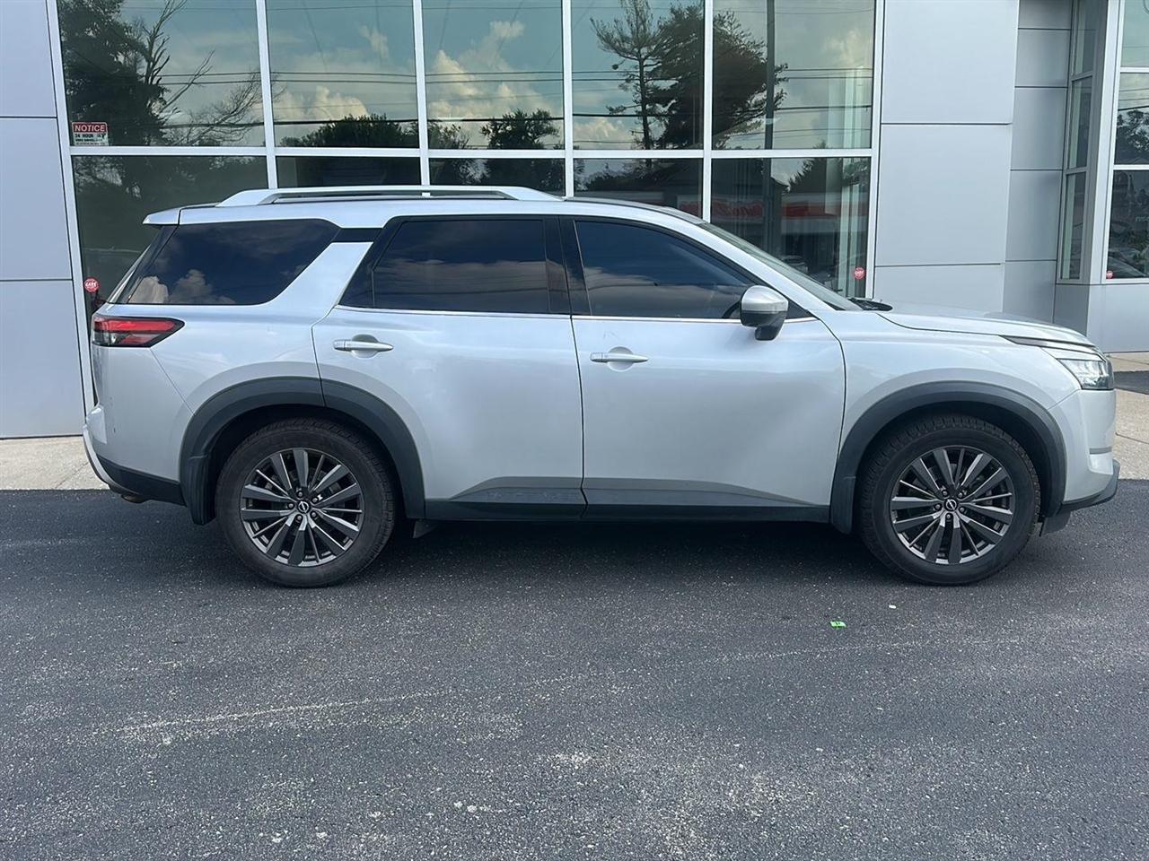 Nissan Pathfinder SL 4WD 2022