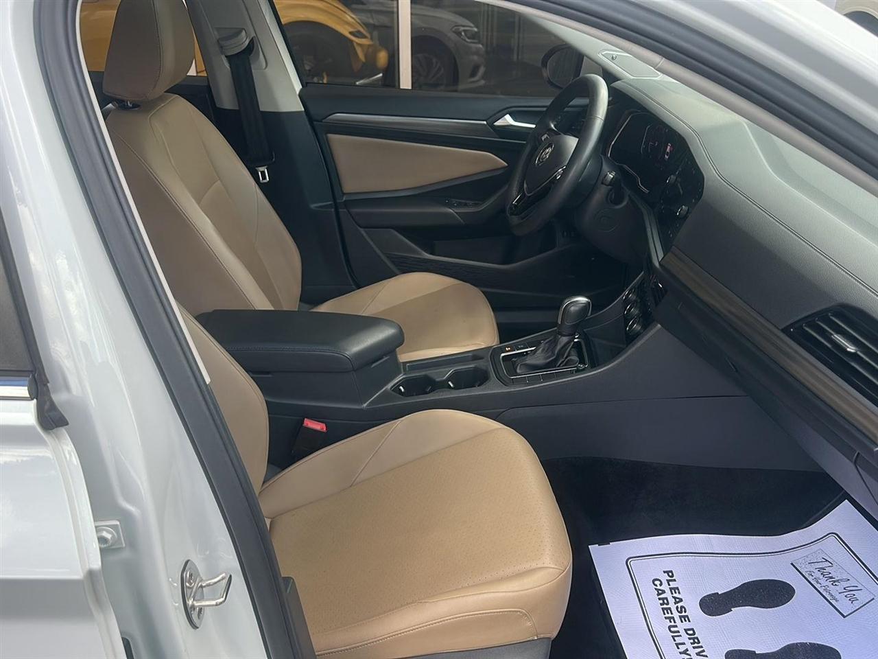 Volkswagen Jetta 1.4T SEL 8A 2020
