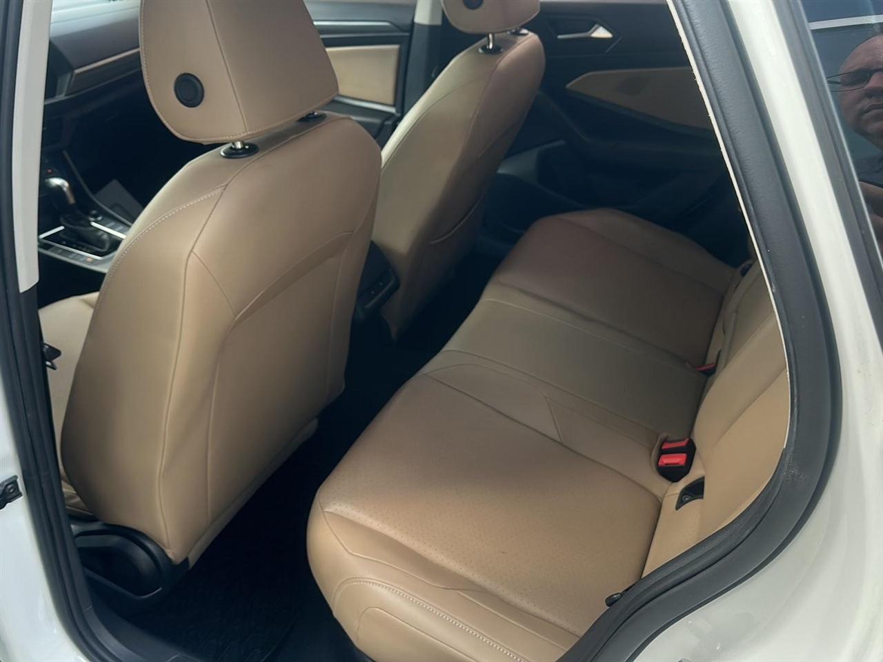 Volkswagen Jetta 1.4T SEL 8A 2020