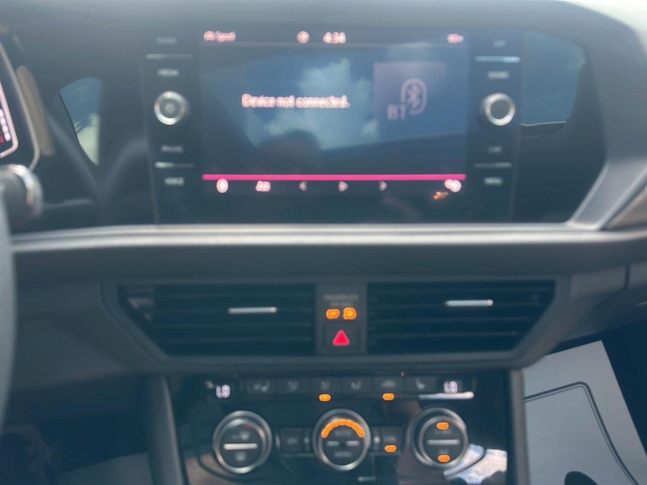 Volkswagen Jetta 1.4T SEL 8A 2020
