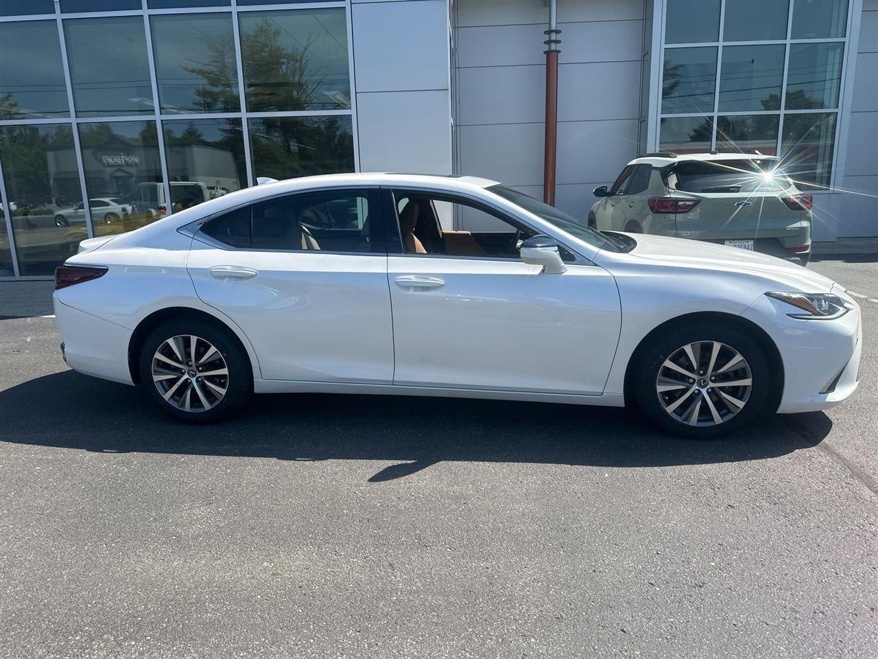 Lexus ES 250 Base 2021