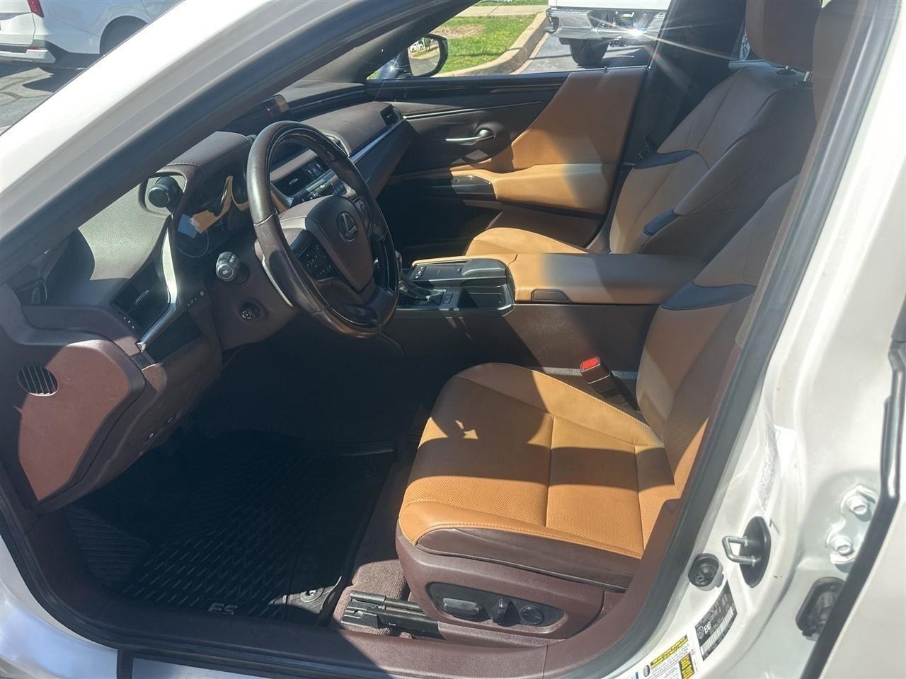 Lexus ES 250 Base 2021