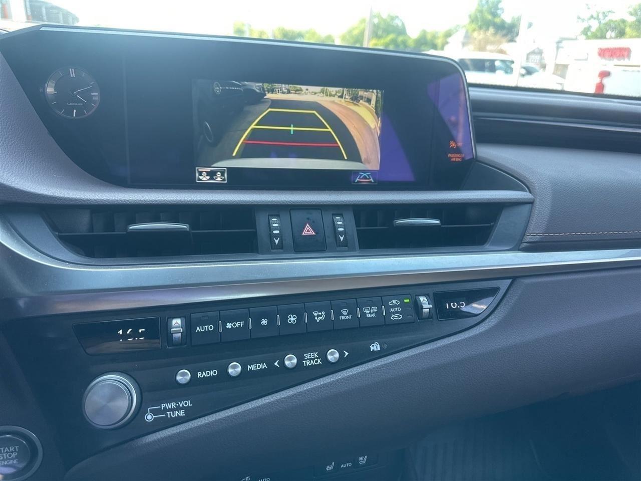 Lexus ES 250 Base 2021
