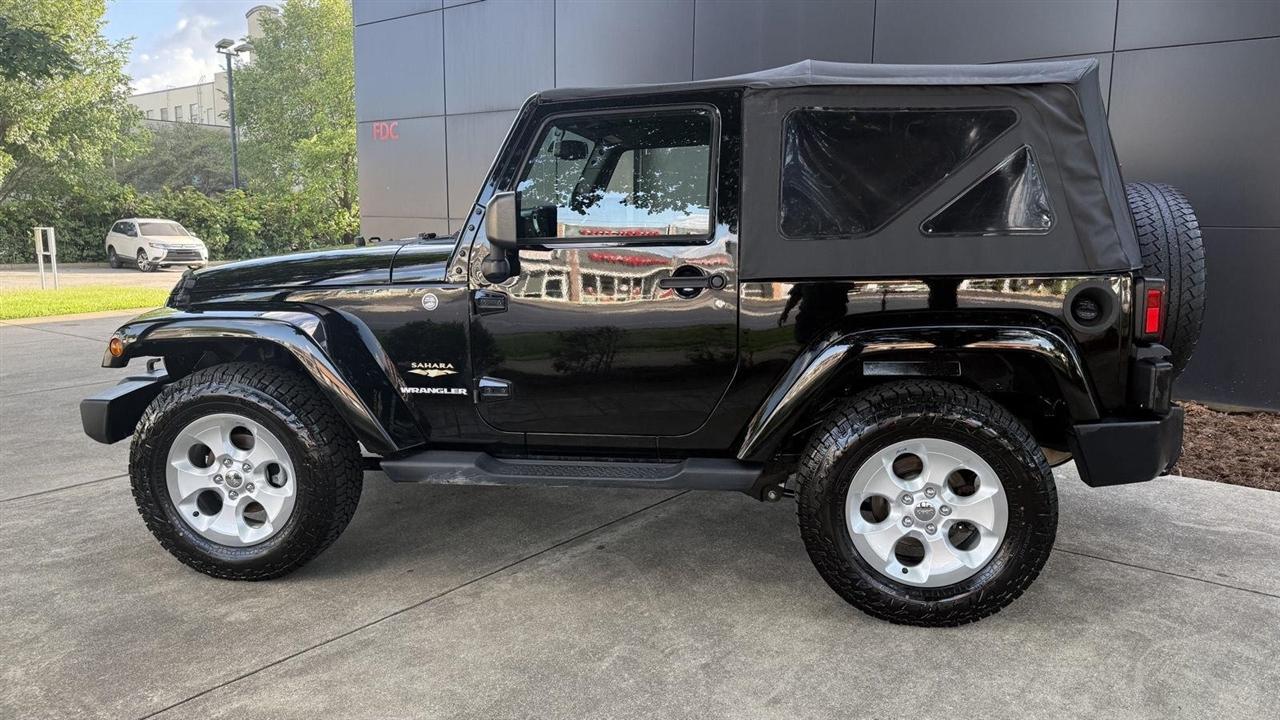 Jeep Wrangler Sahara 4WD 2014