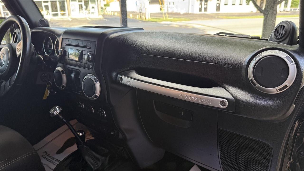 Jeep Wrangler Sahara 4WD 2014