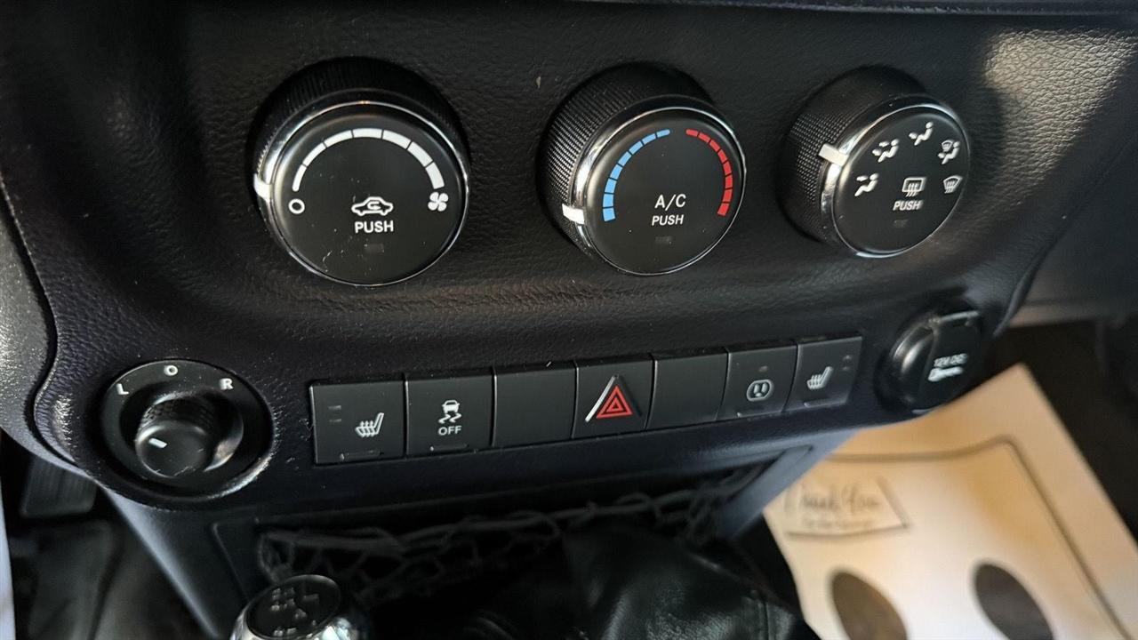 Jeep Wrangler Sahara 4WD 2014