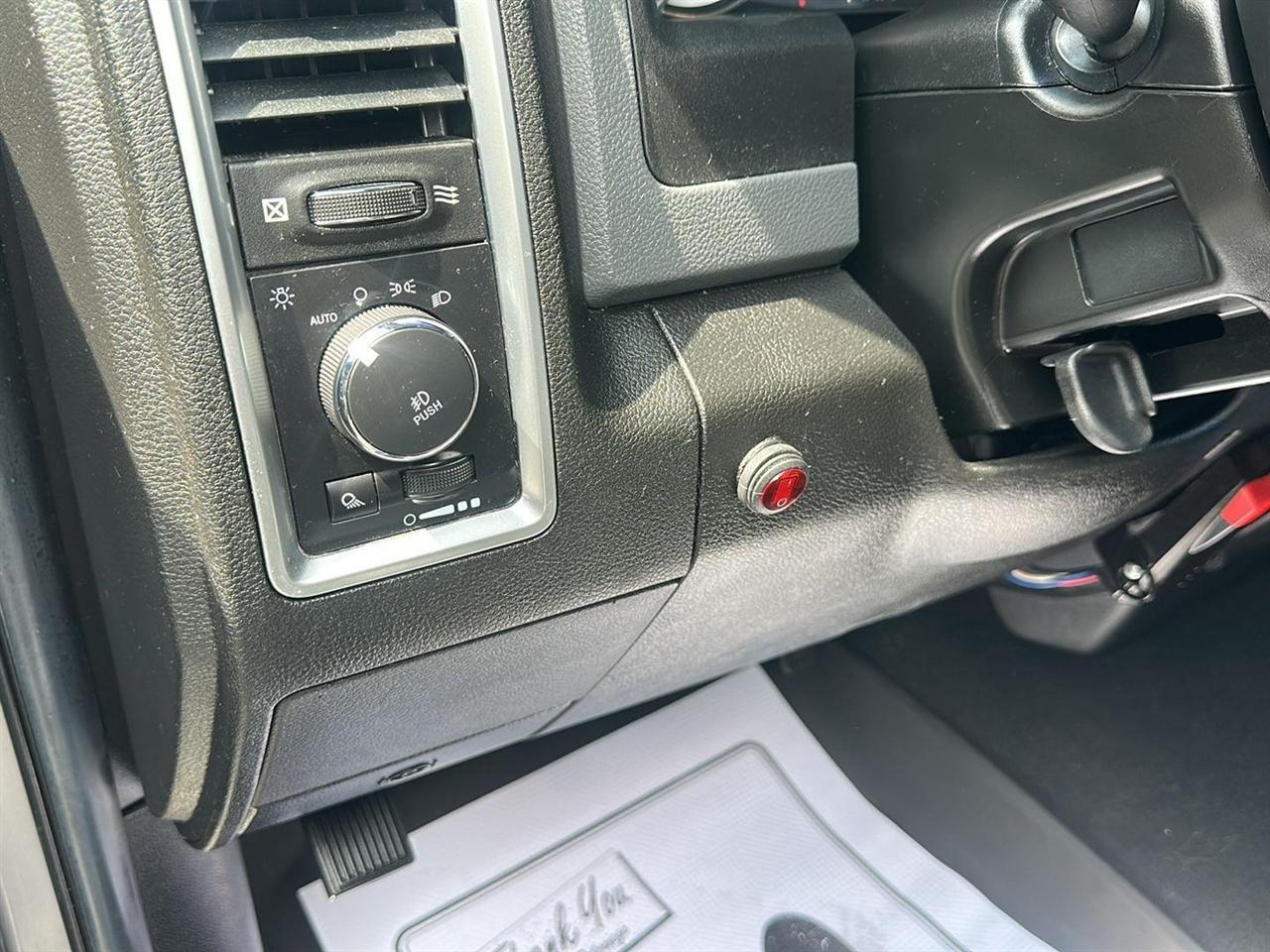 RAM 1500 Classic Tradesman Crew Cab LWB 4WD 2019