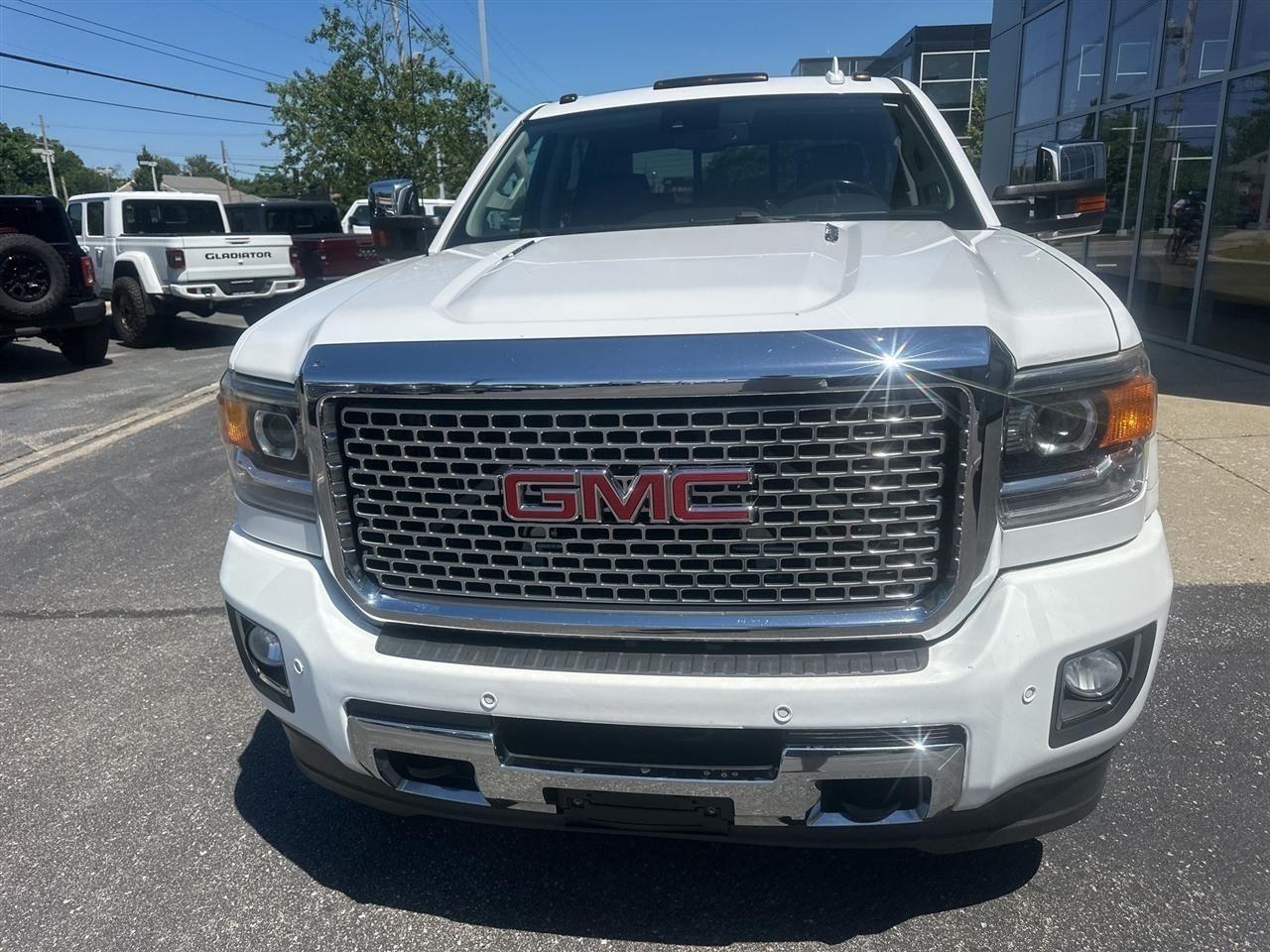 GMC Sierra 3500HD Denali Crew Cab 4WD 2015