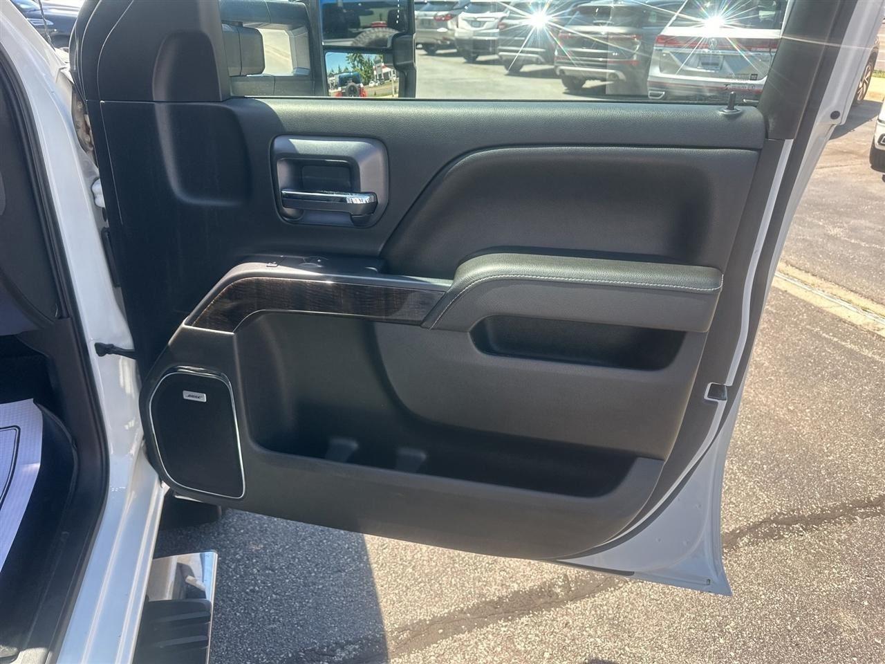 GMC Sierra 3500HD Denali Crew Cab 4WD 2015