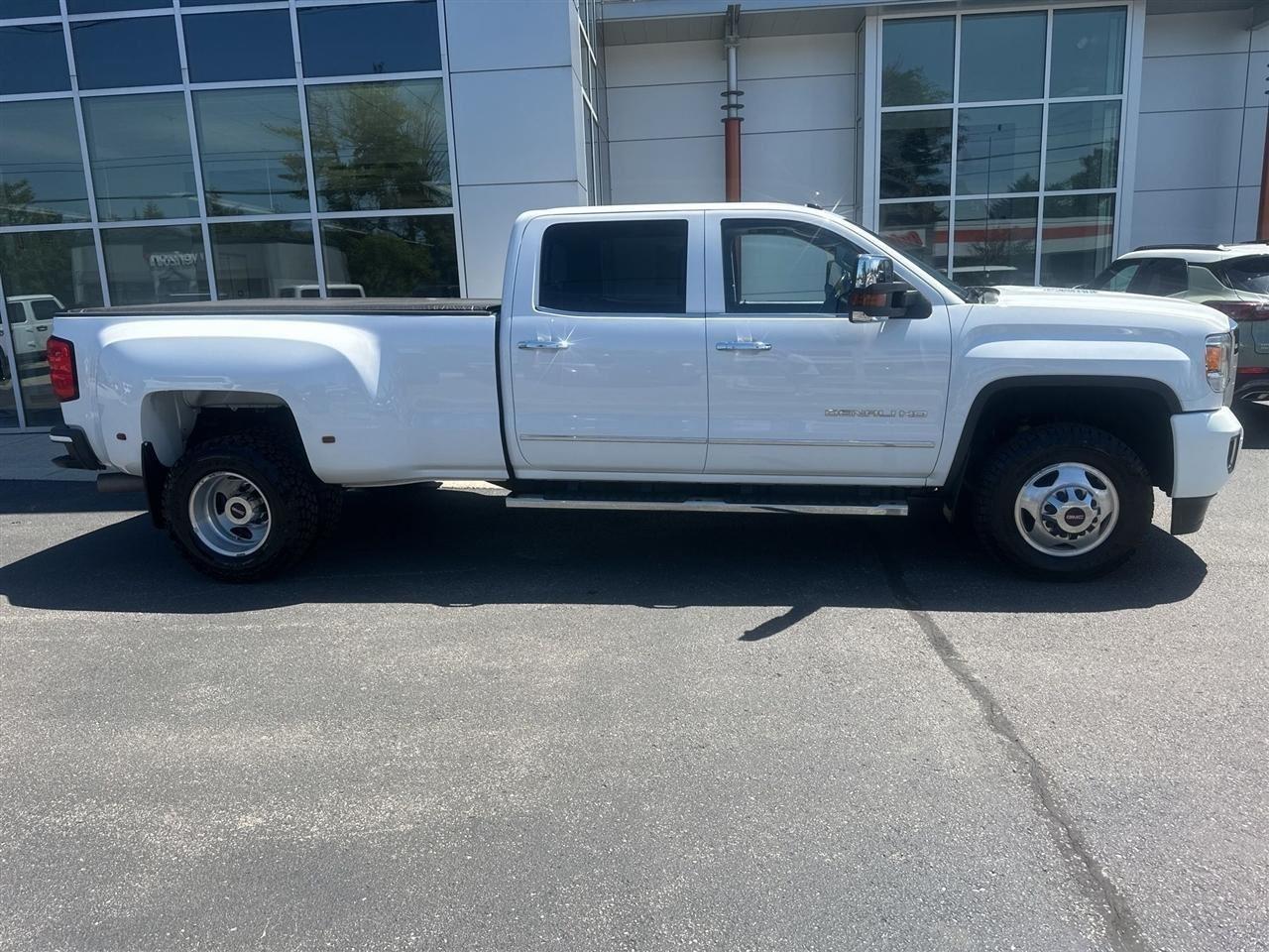 GMC Sierra 3500HD Denali Crew Cab 4WD 2015