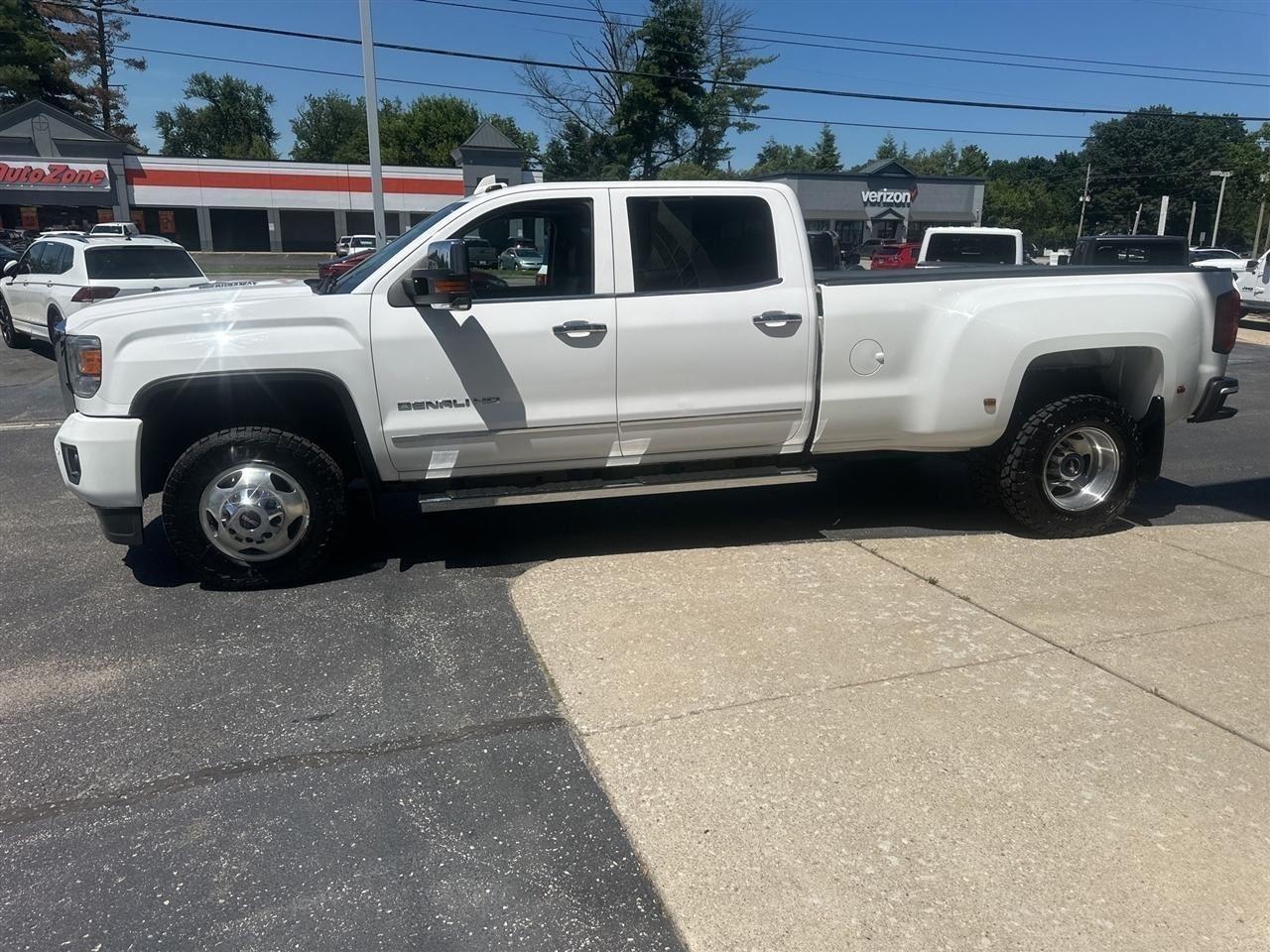 GMC Sierra 3500HD Denali Crew Cab 4WD 2015