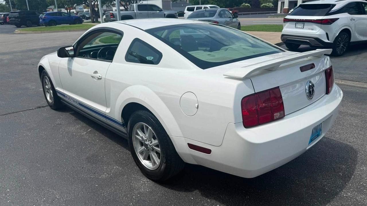 Ford Mustang V6 Standard Coupe 2006