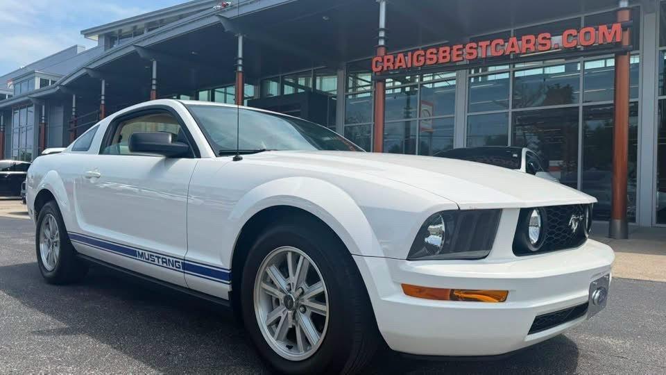 Ford Mustang V6 Standard Coupe 2006