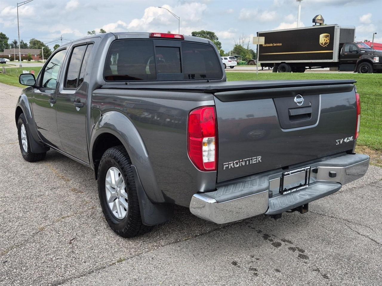 Nissan Frontier SV Crew Cab 5AT 4WD 2018