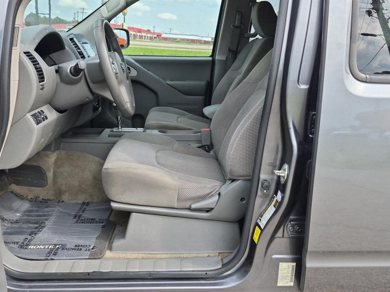 Nissan Frontier SV Crew Cab 5AT 4WD 2018