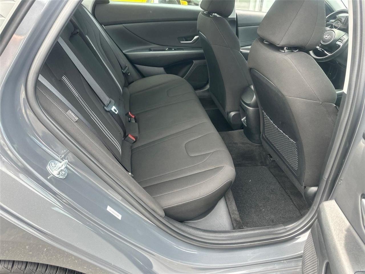 Hyundai Elantra SEL Convenience 2025