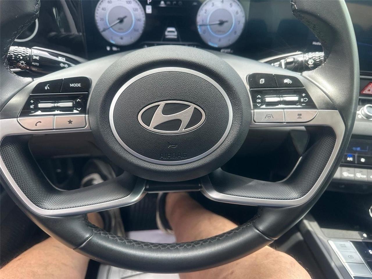 Hyundai Elantra SEL Convenience 2025