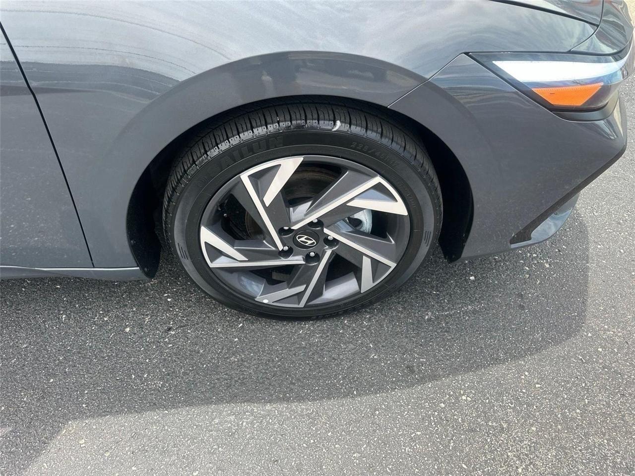 Hyundai Elantra SEL Convenience 2025
