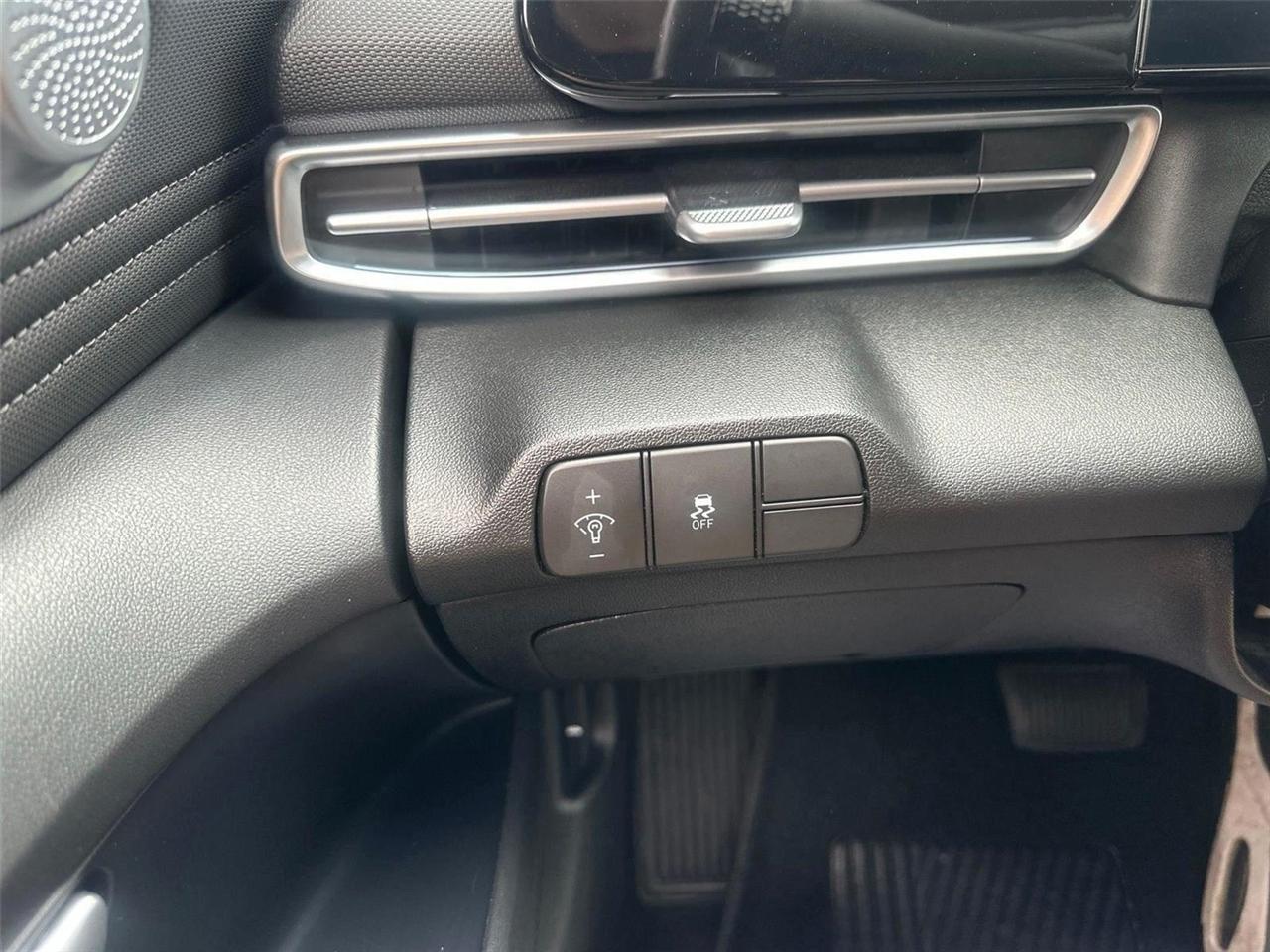 Hyundai Elantra SEL Convenience 2025