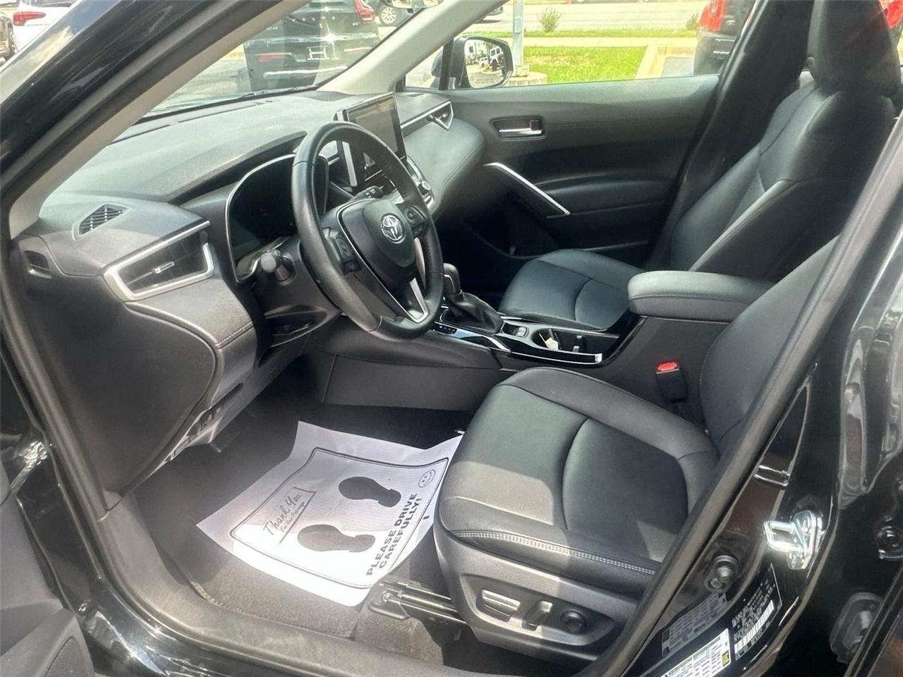 Toyota Corolla Cross XLE 2025
