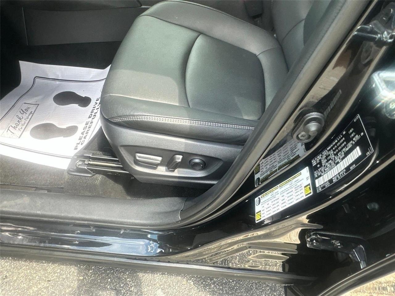 Toyota Corolla Cross XLE 2025