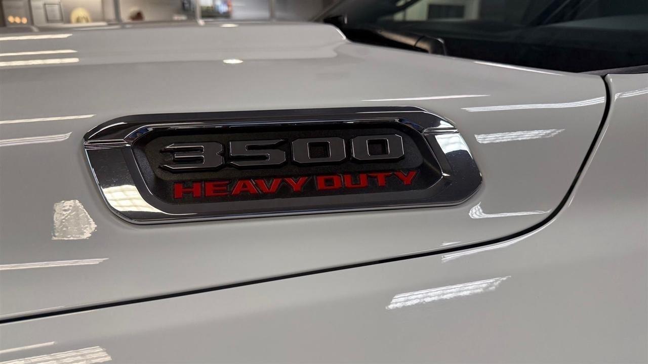 RAM 3500 Big Horn Crew Cab SWB 4WD 2022