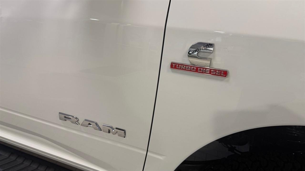 RAM 3500 Big Horn Crew Cab SWB 4WD 2022